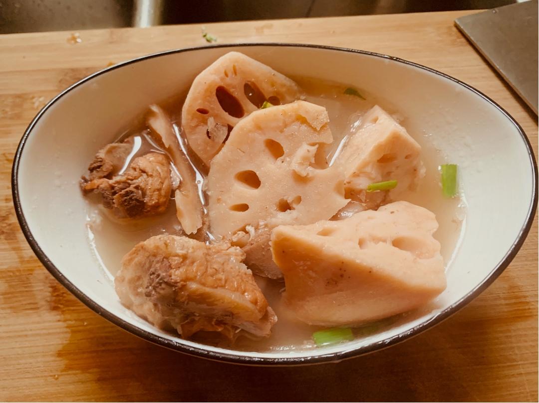 小菜做起做的湖北特色汤 | 莲藕排骨汤