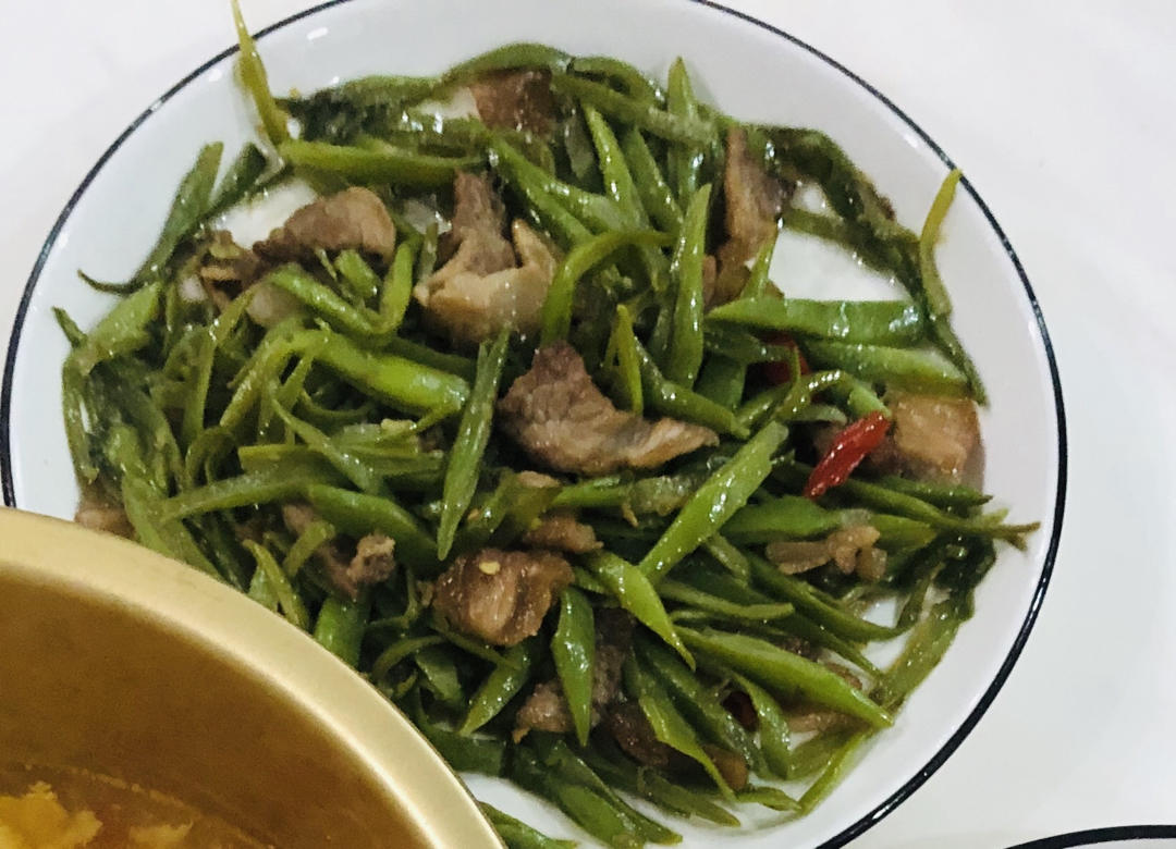 不要再做干煸啦 四季豆丝炒肉试试看