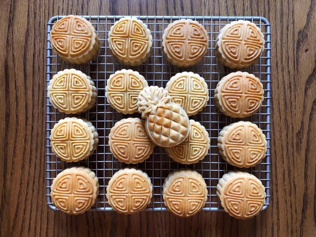广式月饼—蛋黄芝麻月饼