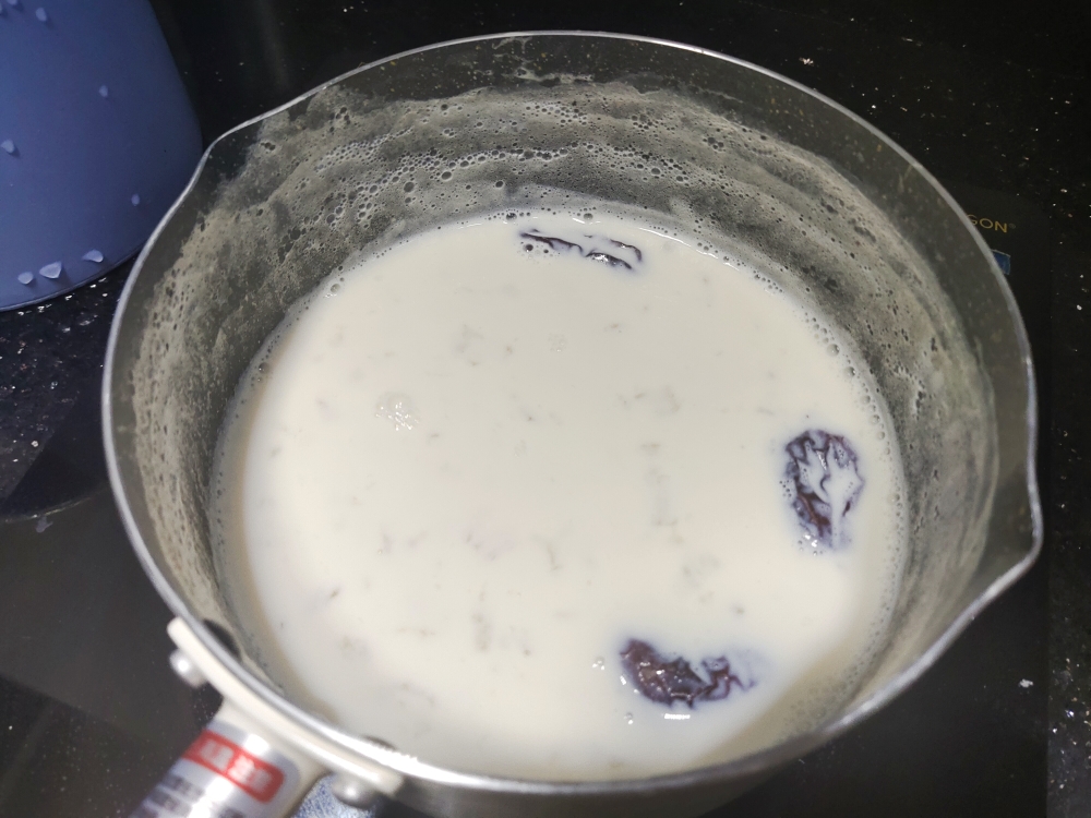 牛奶红枣银耳羹的做法 步骤4