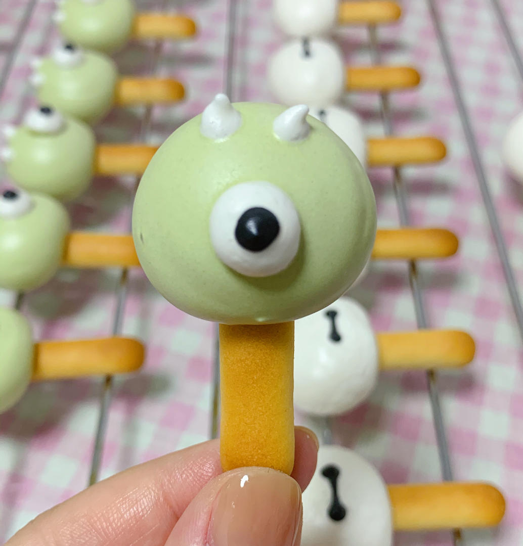 简单的卡通蛋白糖（瑞士法）