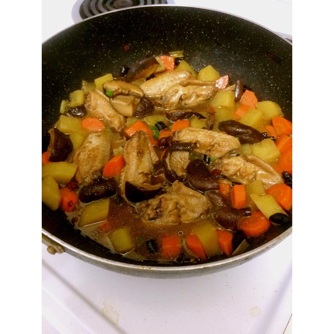 土豆炖鸡翅（快手零失败）