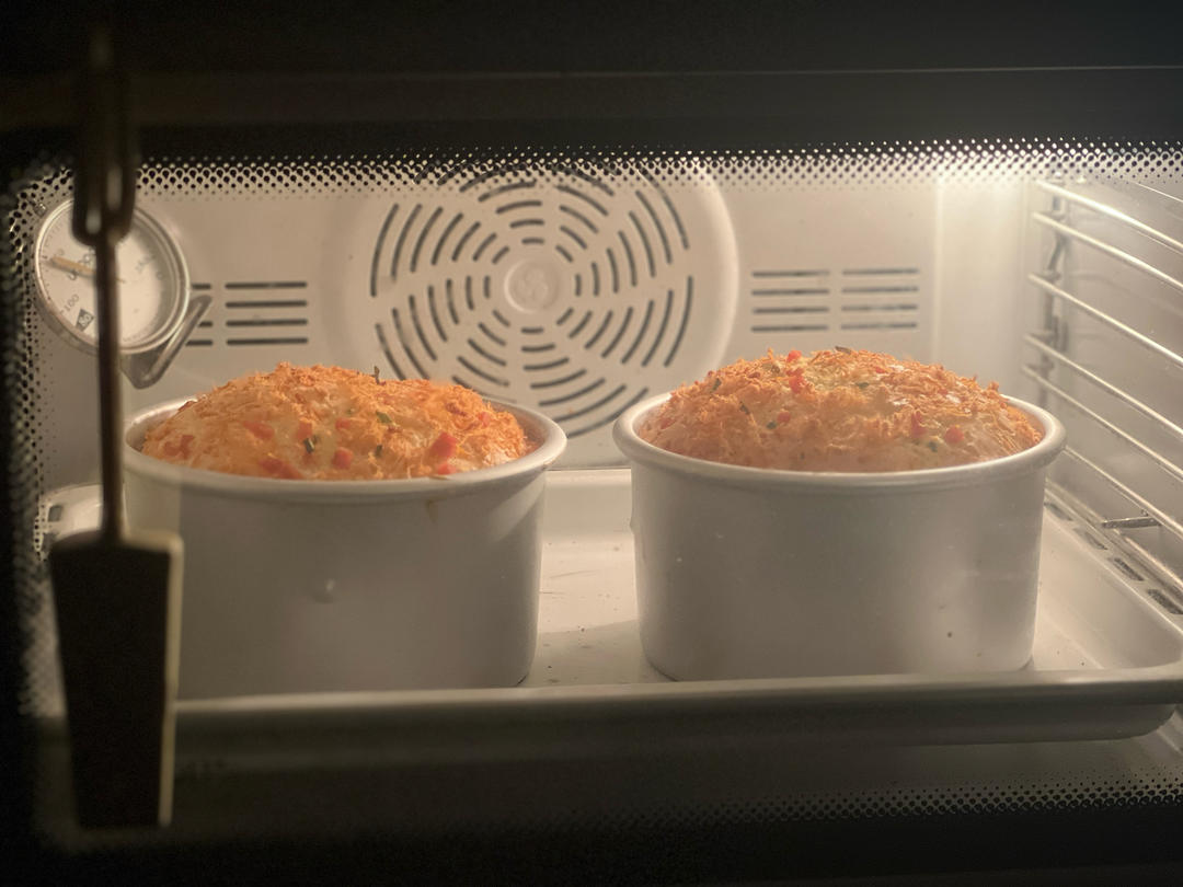 咸香戚风经典——黄金葱香肉松戚风