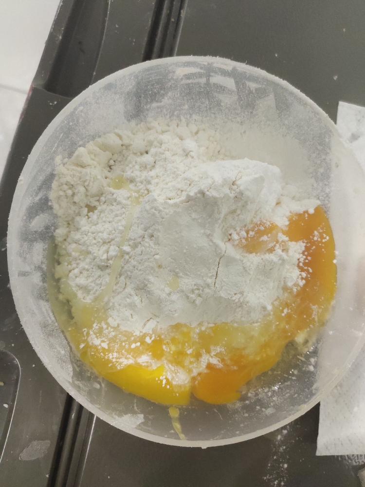星空流沙软欧包，一口爆浆❤️冷藏发酵或直接法面包，咸蛋黄控必入的做法 步骤5
