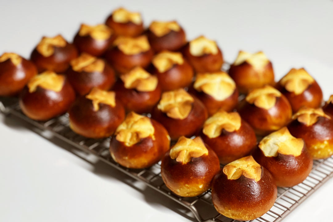 一口一个的奶酪小碱水球