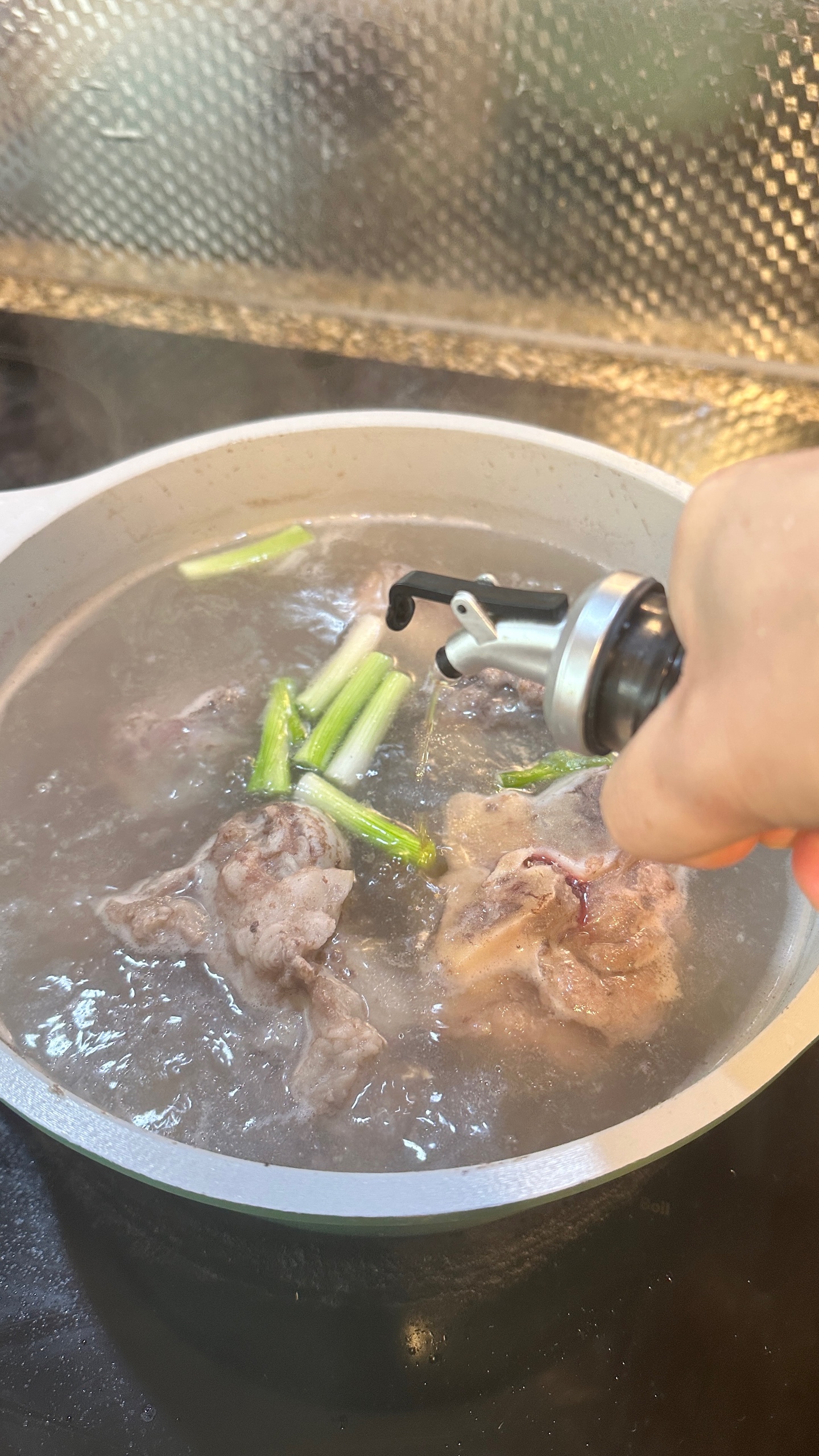 冬瓜海带骨头汤的做法 步骤5