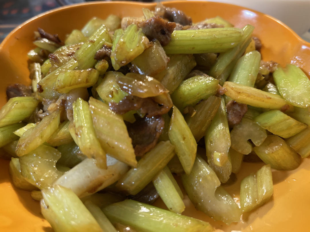 芹菜炒肉