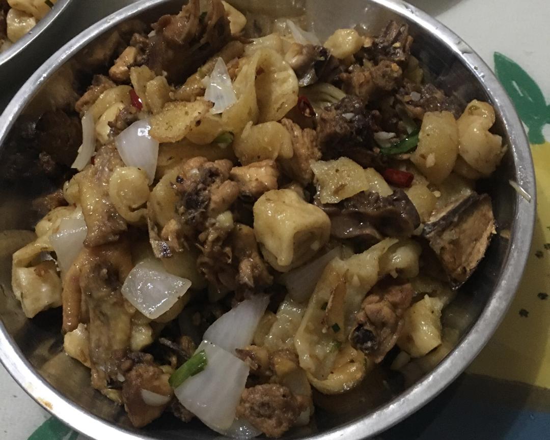 鸡肉垫卷子的做法