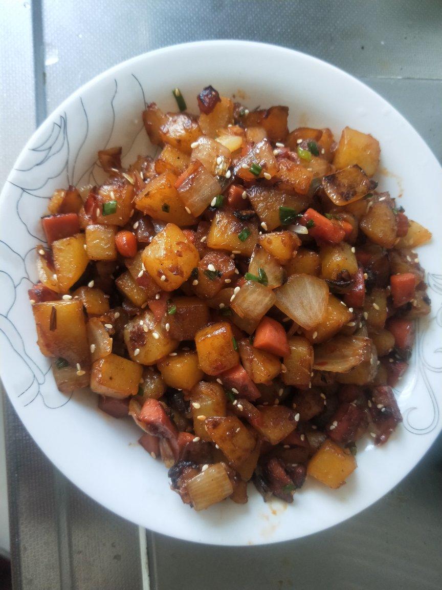 香辣过瘾的孜然土豆火腿，比路边摊还好吃