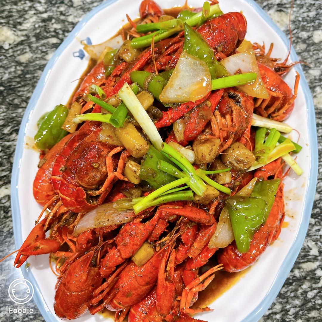 在家就能吃到和外面买来的一样的口味金牌十三香小龙虾🦞的做法