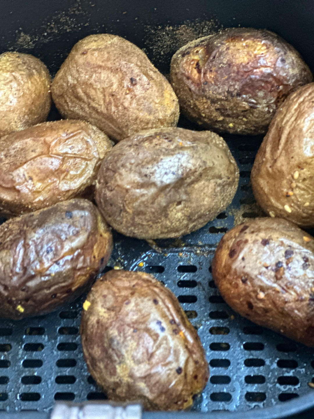 小姨妈焗小土豆（空气炸锅版。连皮烤，皮脆肉甜。一口咬下去，赞！）