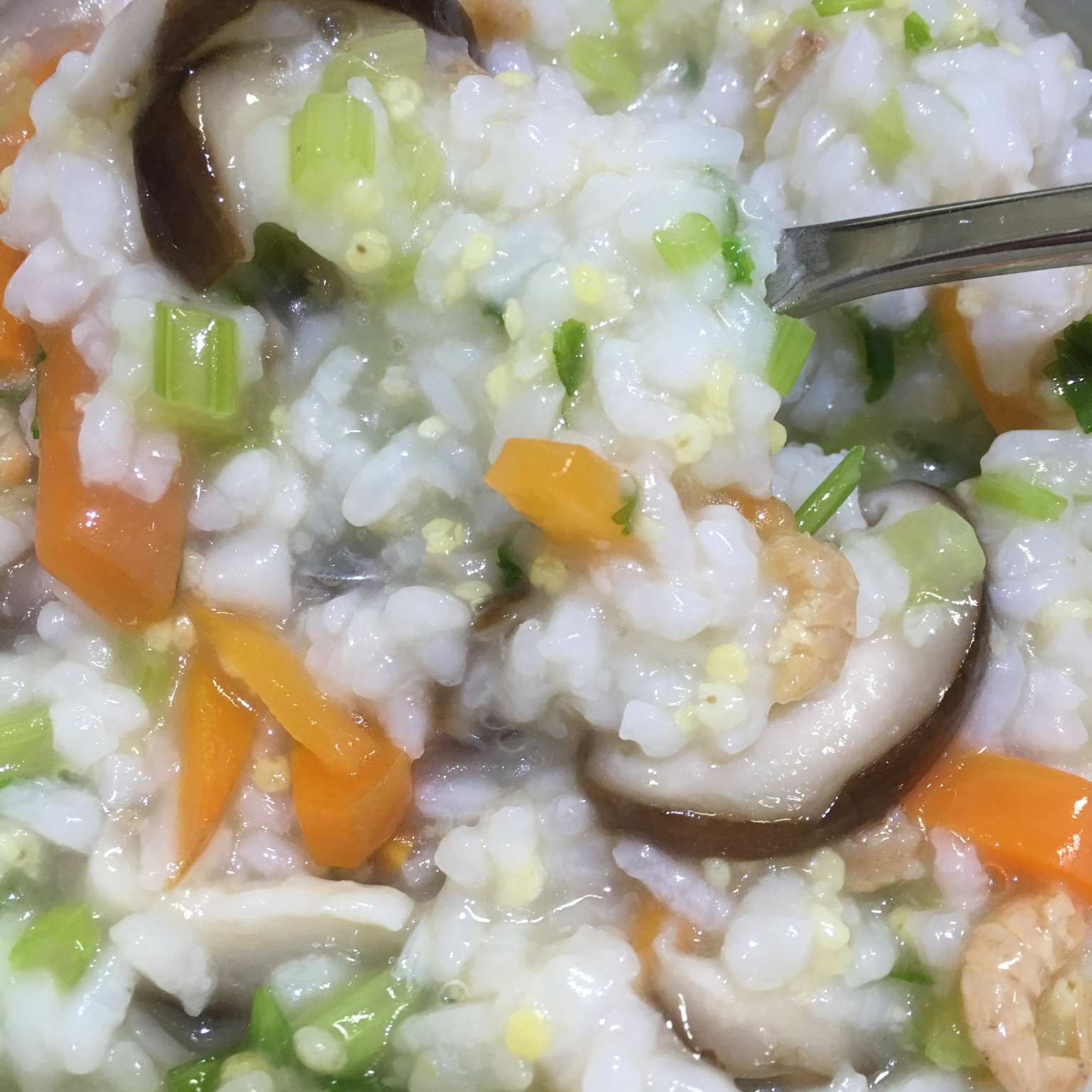 蔬菜虾仁粥