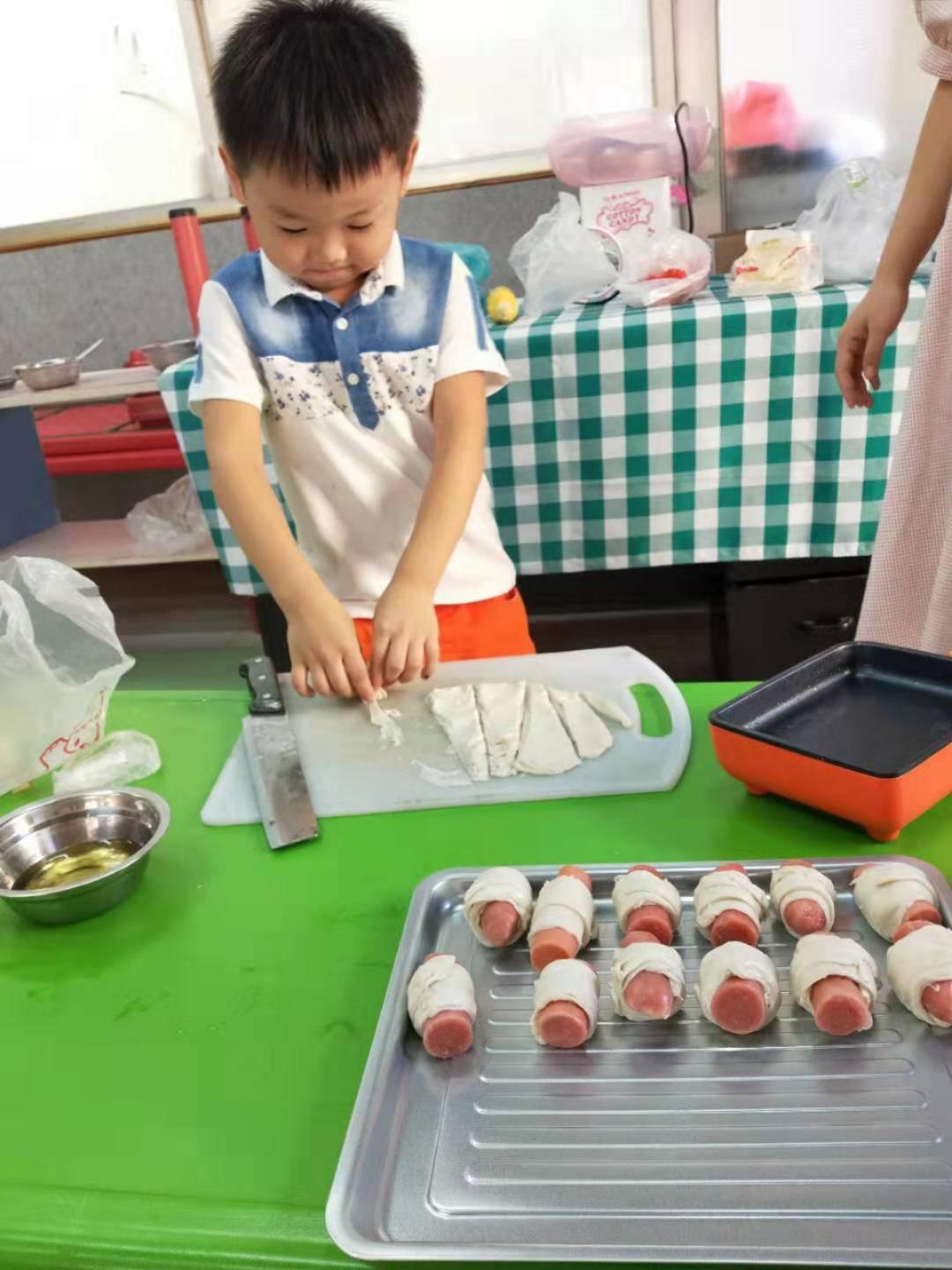 手抓饼热狗