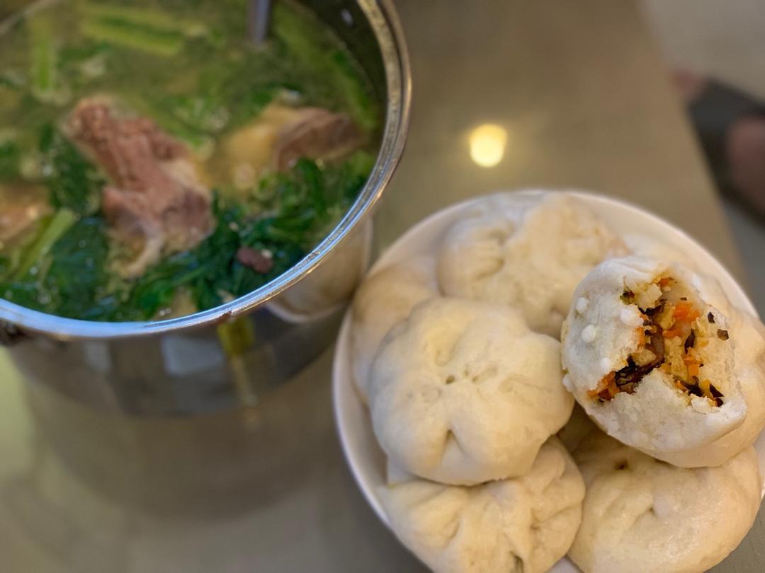 胡萝卜木耳鸡蛋素包子