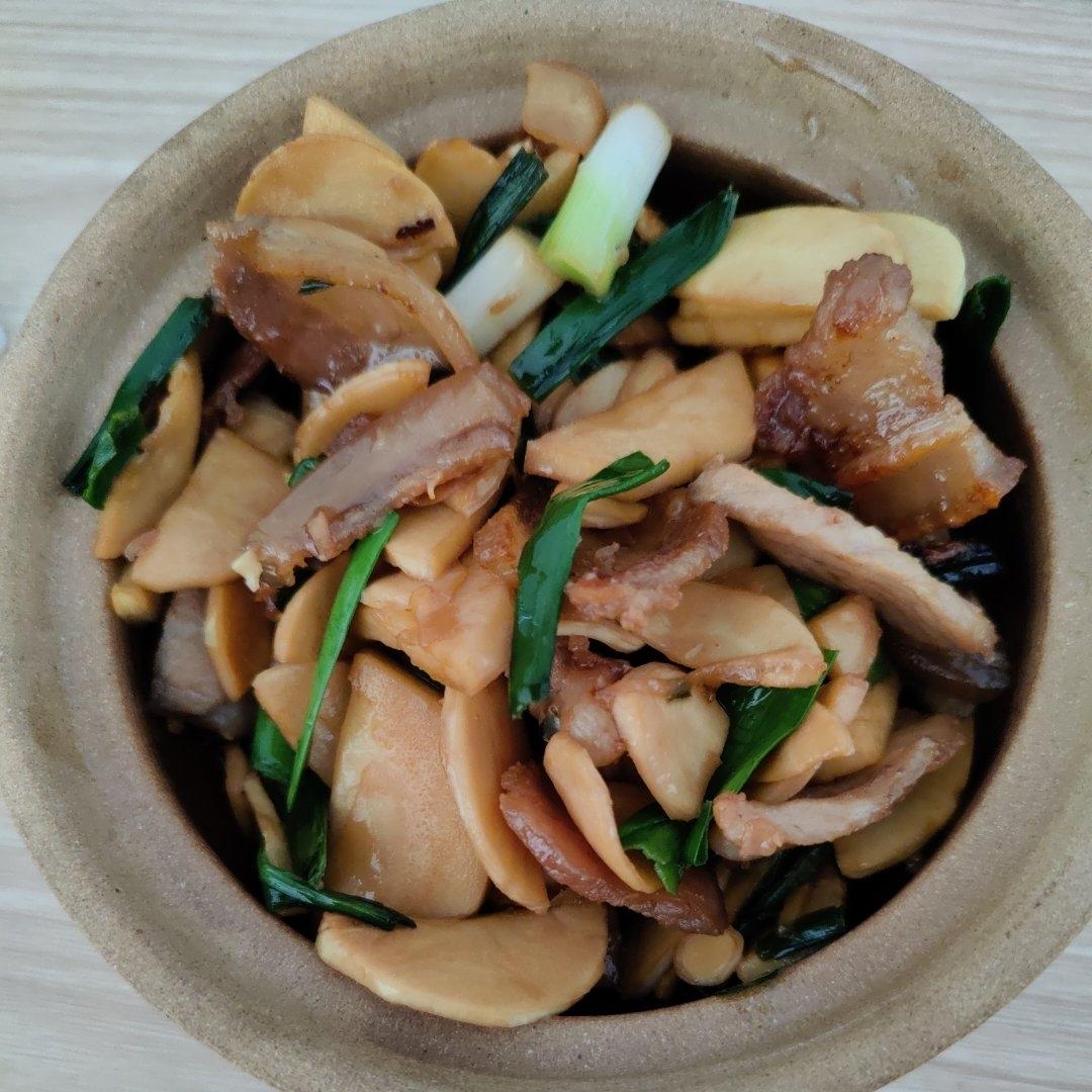 五花肉炒冬笋大蒜