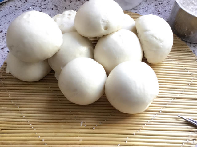 在面包机帮助下蒸馒头