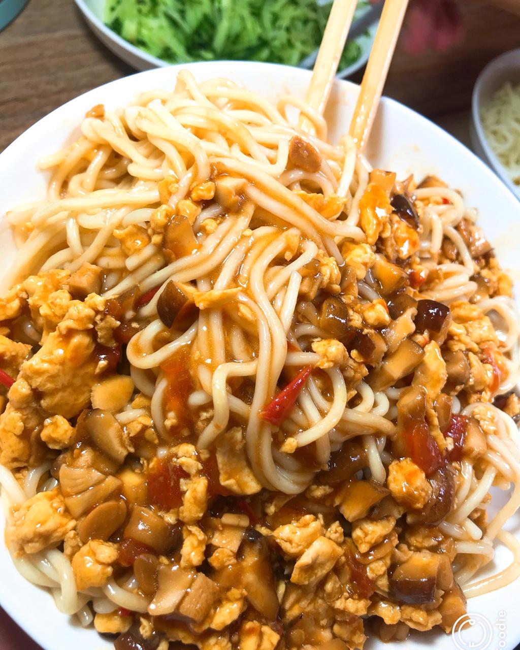 琳小硕做的鸡蛋打卤面