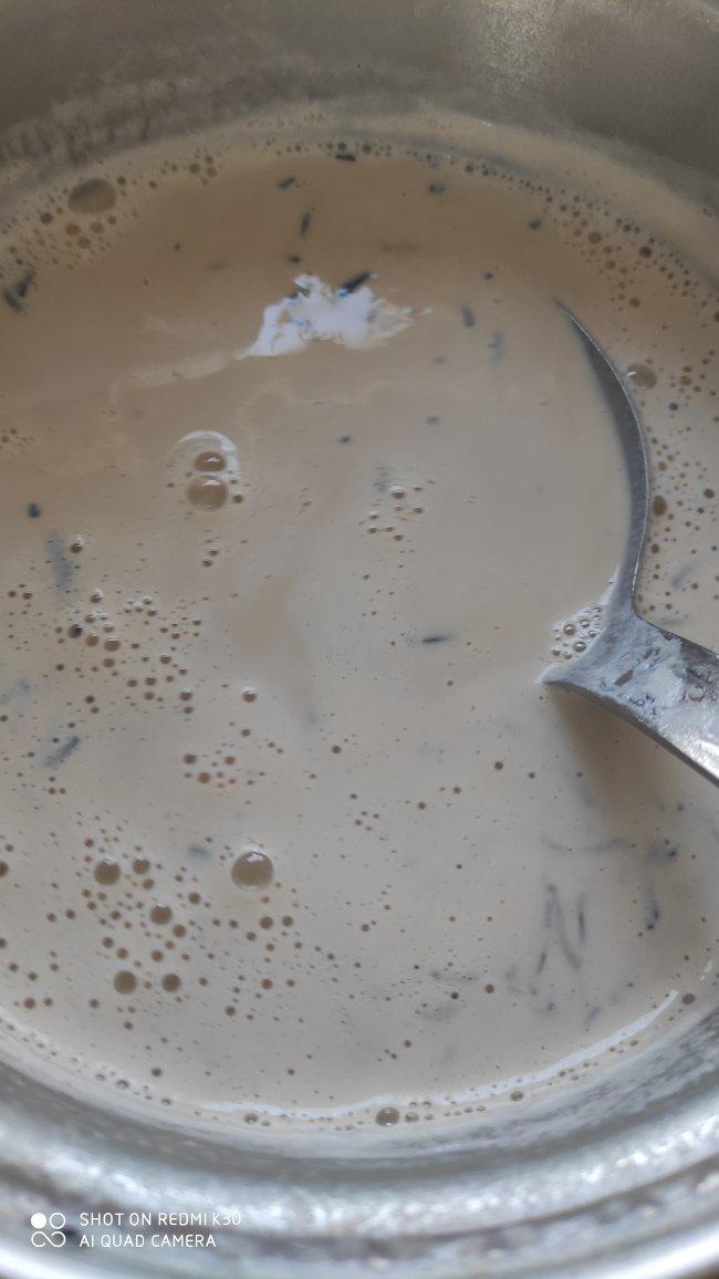 就像有句话所说：成年人的世界里，从来就没有“容易”二字。很多时候，你只能单枪匹马，直面生活的兵荒马乱。