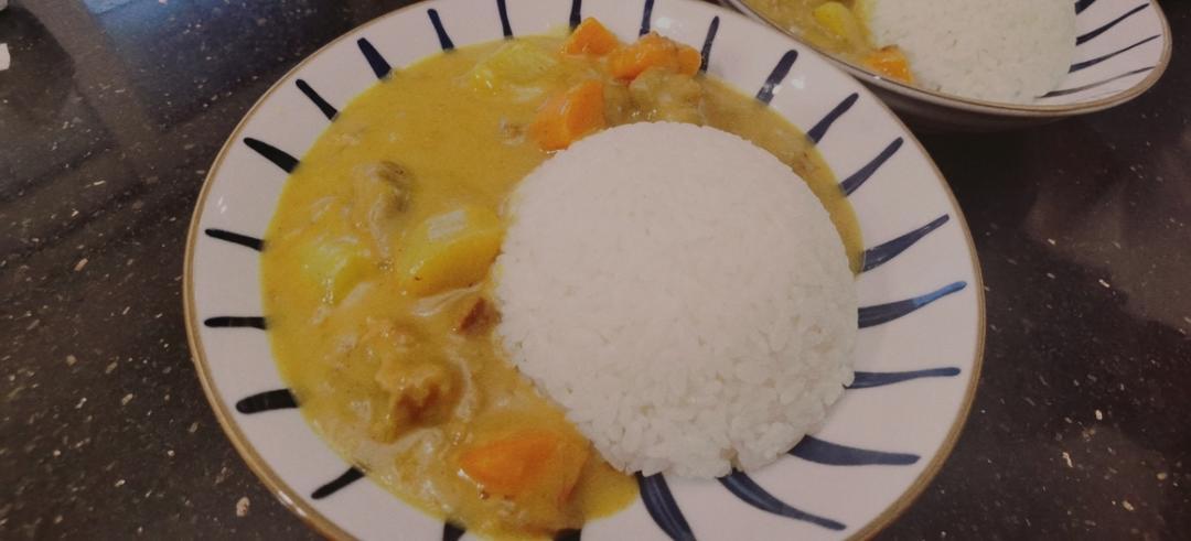 【咖喱牛腩拌饭】