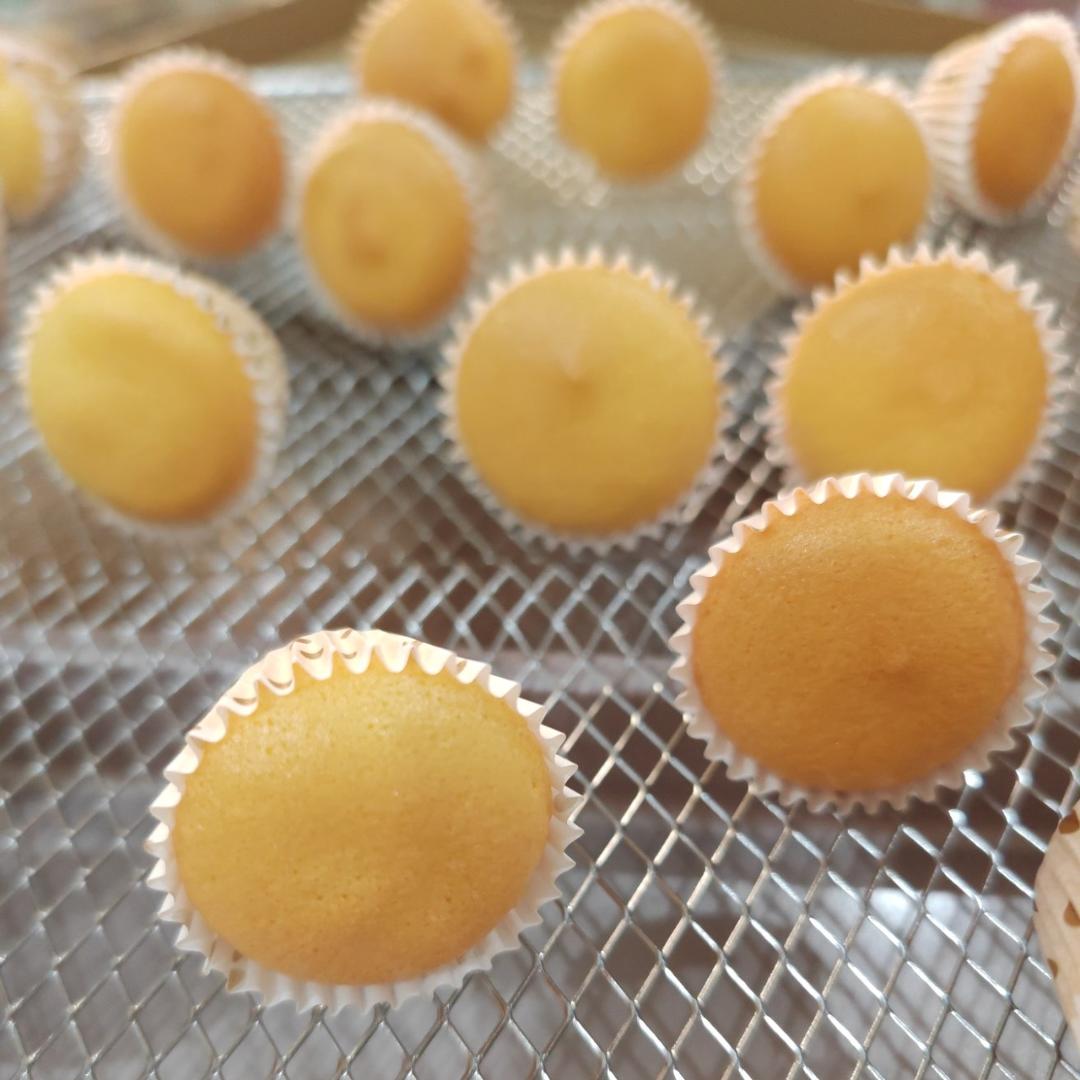 宝宝最爱的小纸杯蛋糕