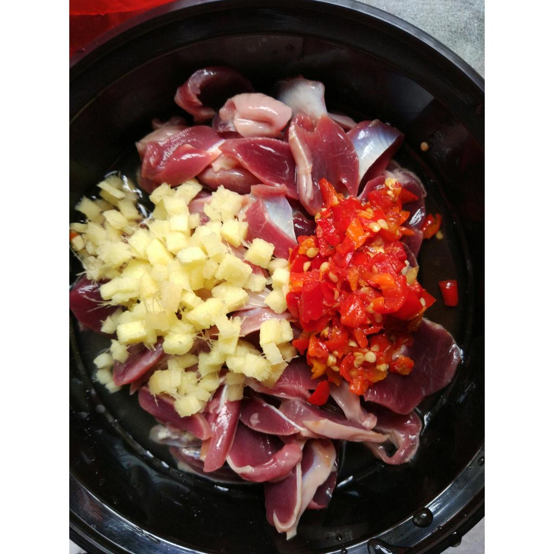 剁椒辣炒鸡胗