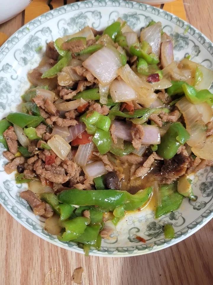 青椒洋葱炒牛肉丝