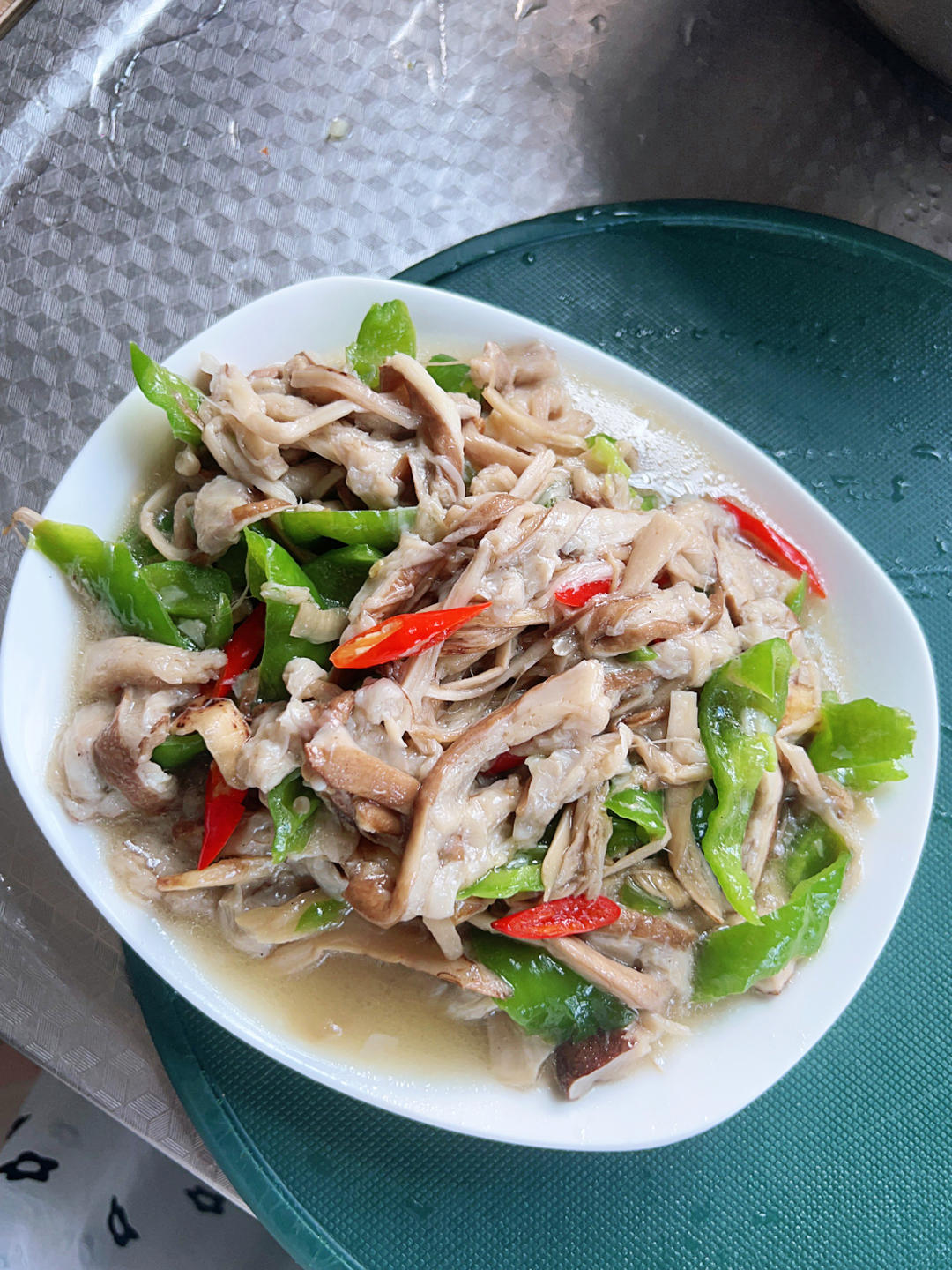 辣椒炒鸡枞