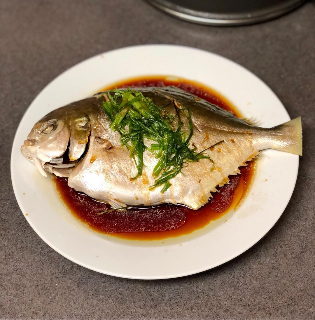 晚餐2019年9月30日        清蒸黄立鲳#晚餐2019年9月30日##屋里厢的