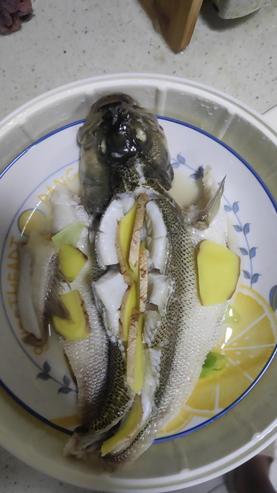 10分钟做 清蒸鲈鱼 （附切鱼图解）