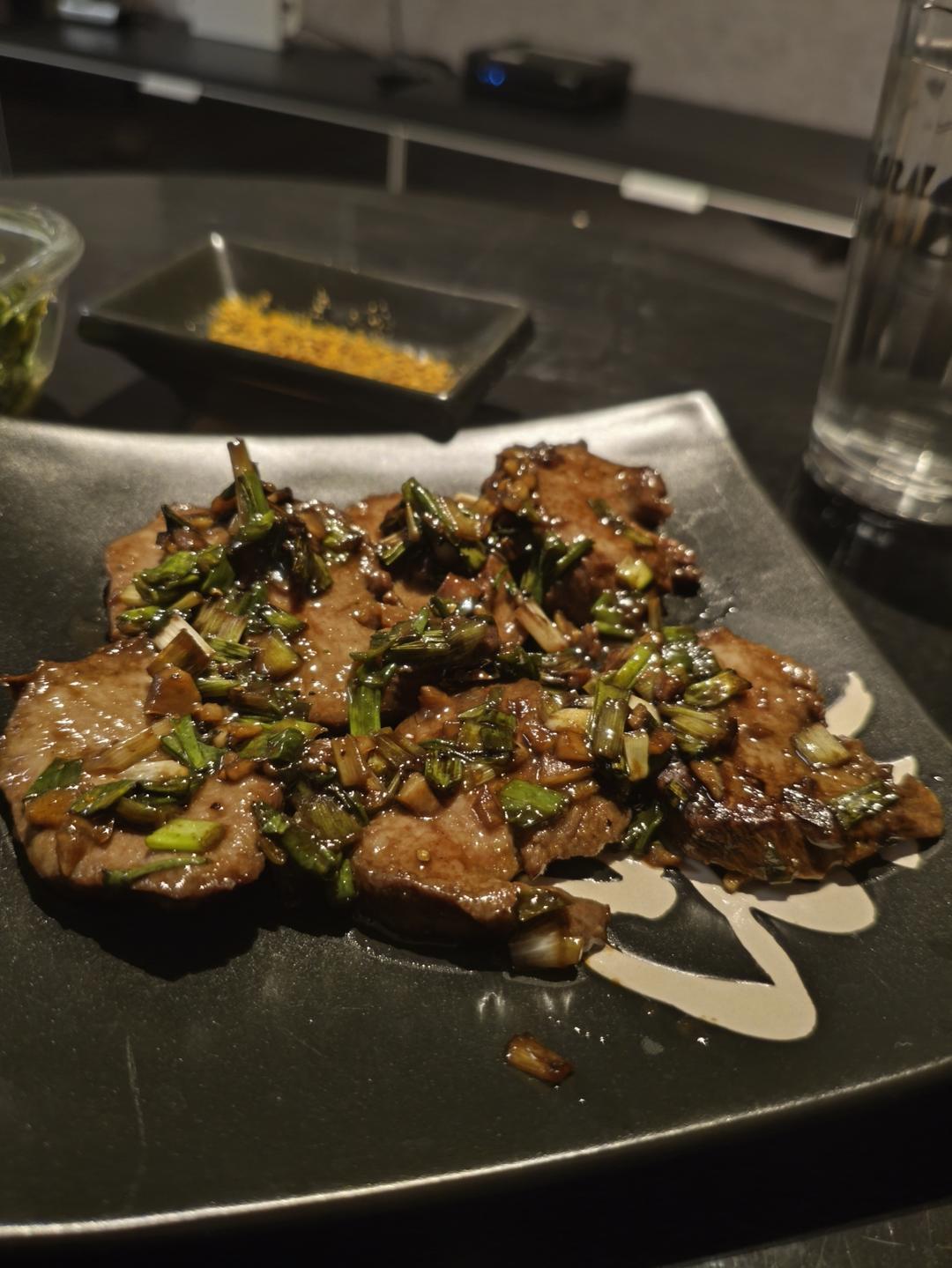 绝美味的牛排吃法‼️盐葱酱牛排盖饭