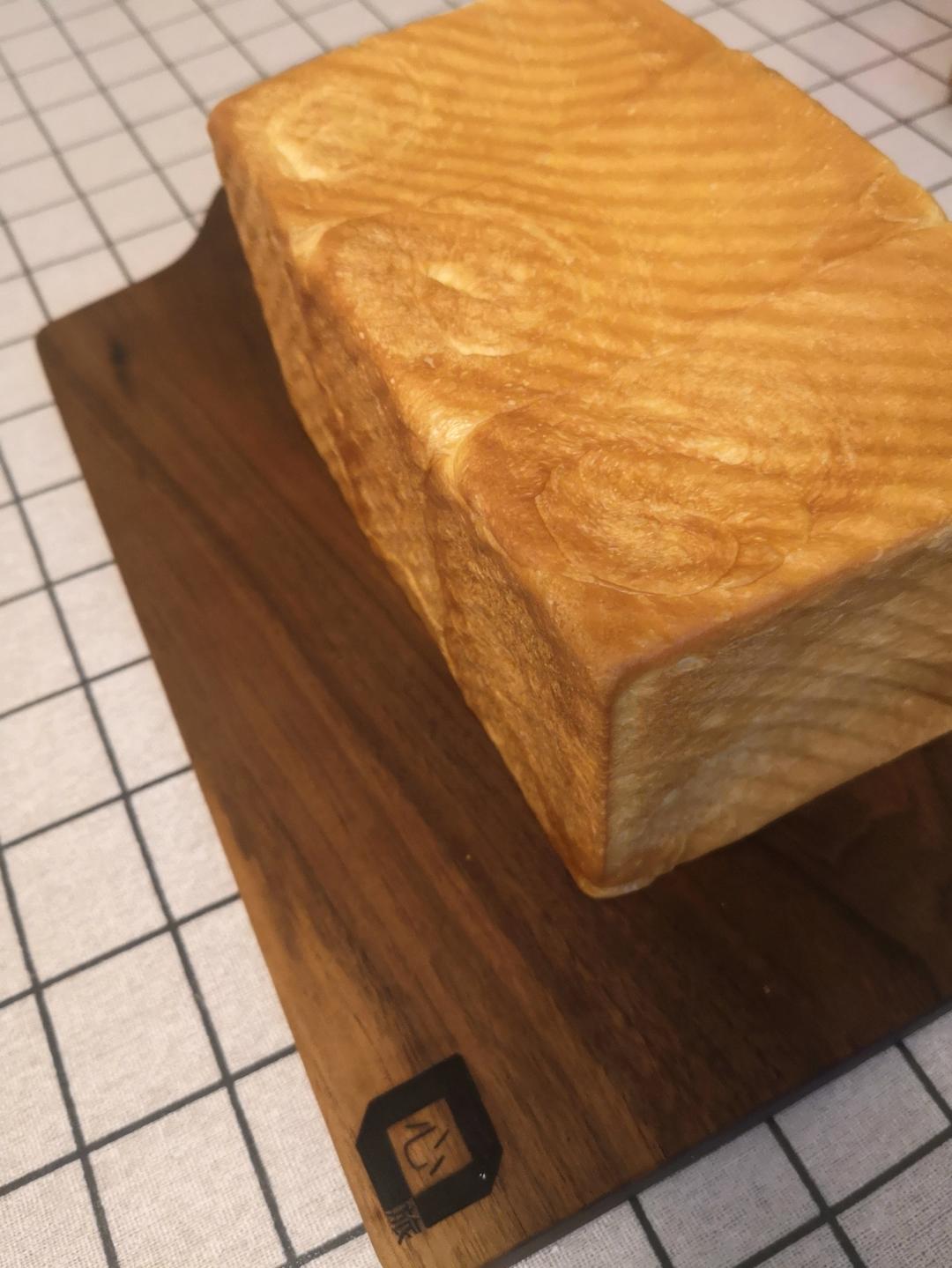 做一次就成功的牛奶吐司面包（手和面揉出手套膜）最后附全麦吐司