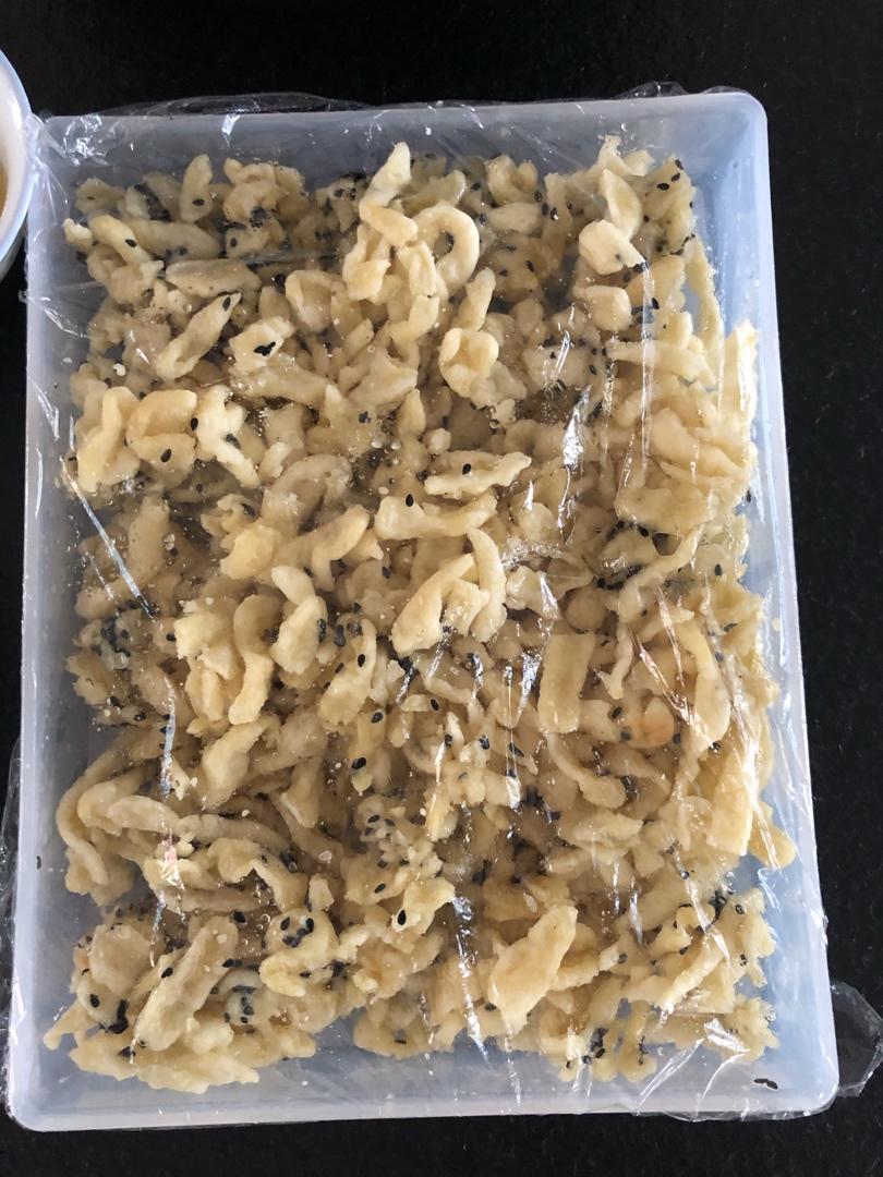 （视频食谱）自制沙琪玛／萨其马