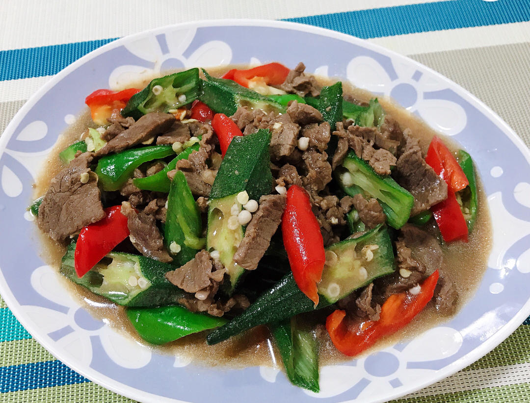 健康贴秋膘 牛肉炒秋葵