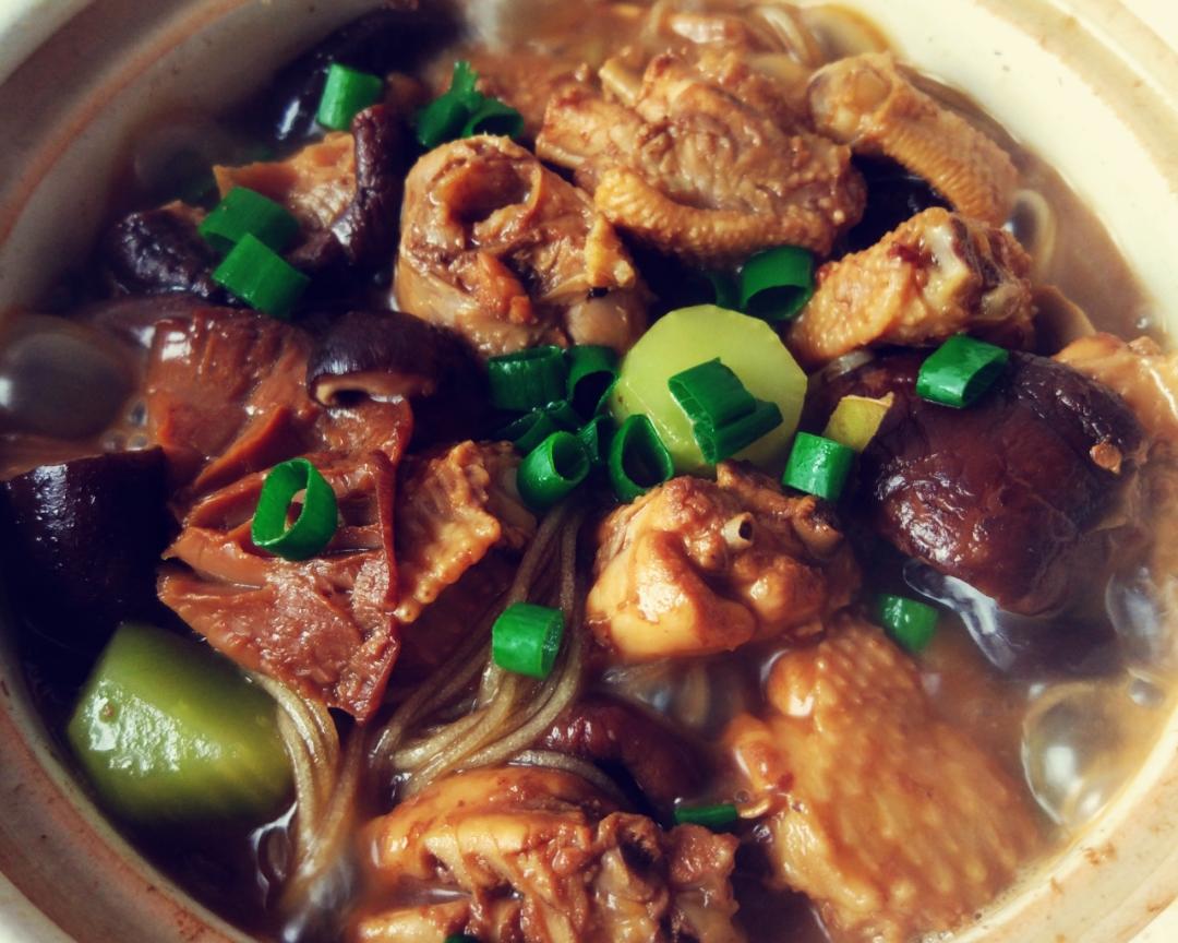 简单快手小鸡炖蘑菇（鸡翅）