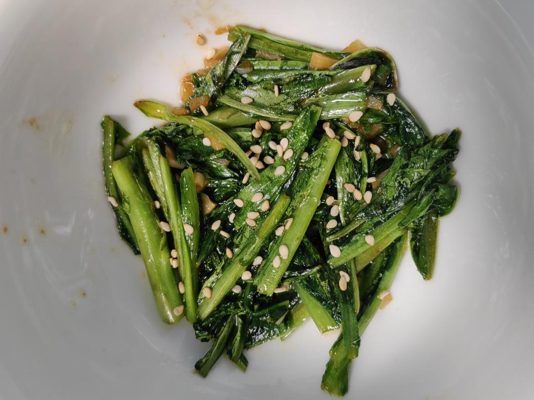 蒜蓉耗油清炒油麦菜，减脂快手菜，宝宝超爱，傻瓜步骤，屡试不爽，好吃且下饭，鲜香爽口！！