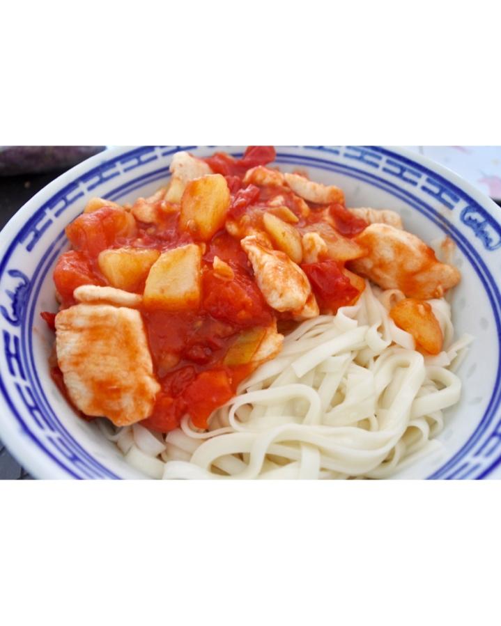 西红柿炒土豆柿子椒拌面