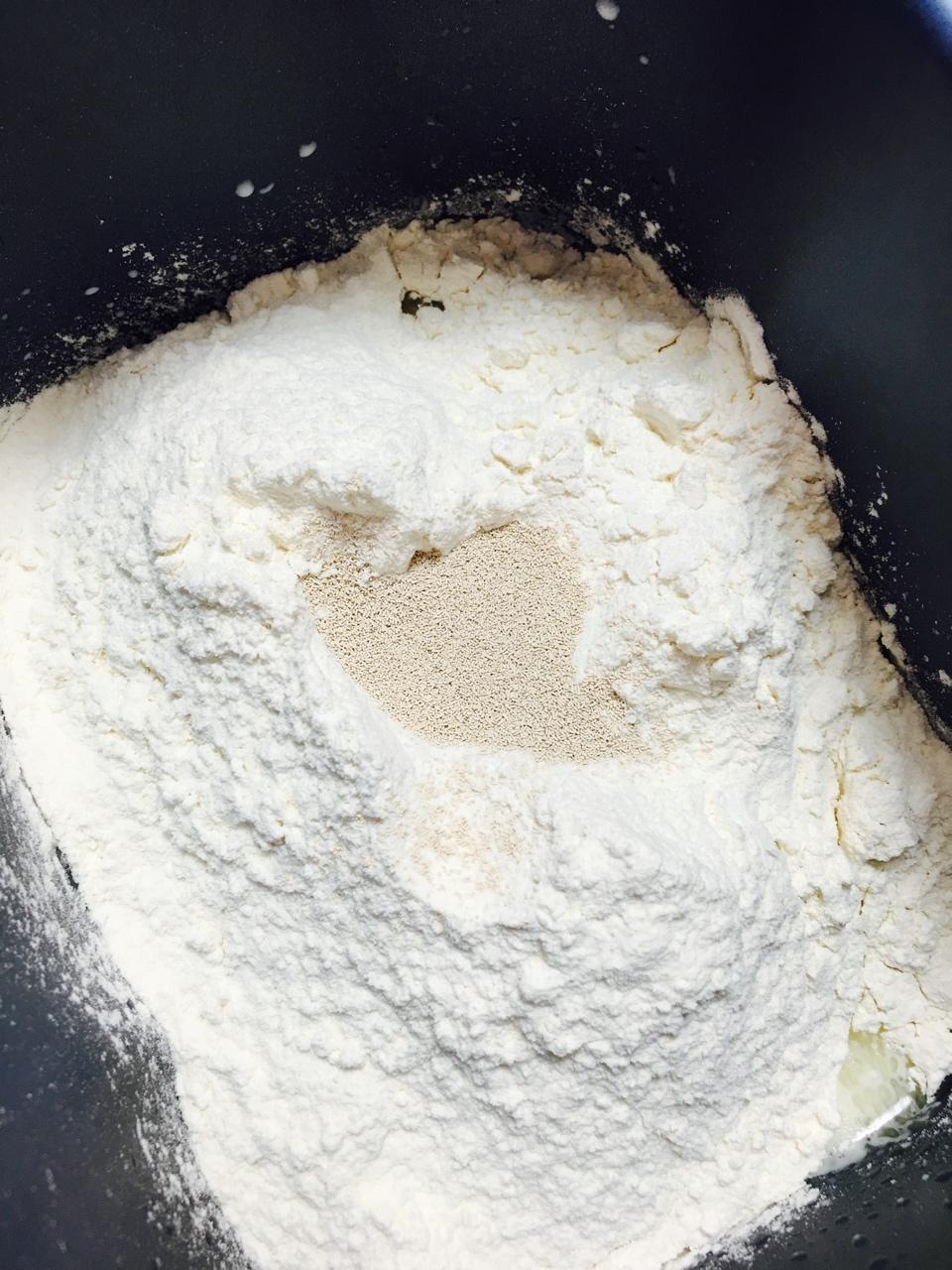 纯奶手撕吐司的做法 步骤1