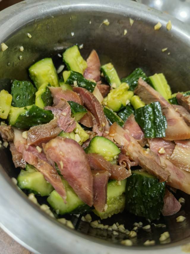 猪头肉拌黄瓜