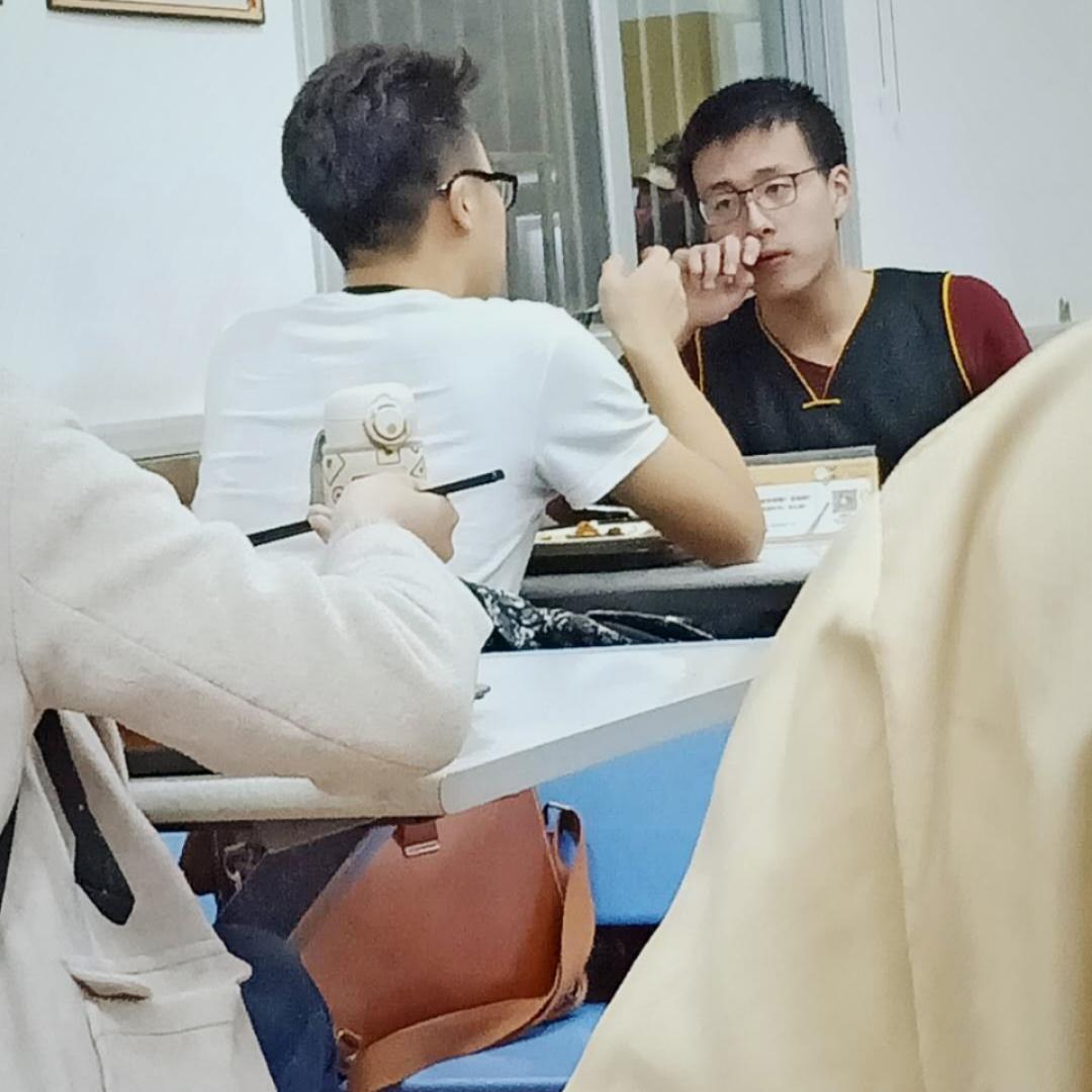 胡灿辉的小迷妹