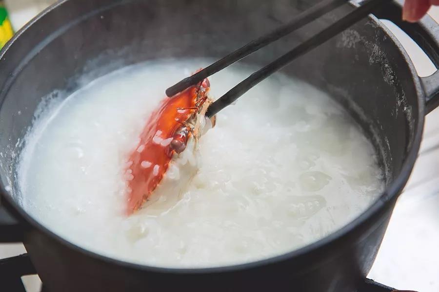 一锅满足的广式蟹粥，附快速煮粥技巧的做法 步骤24