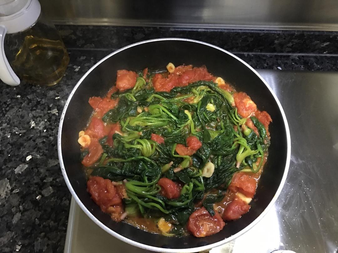 西红柿炒菠菜