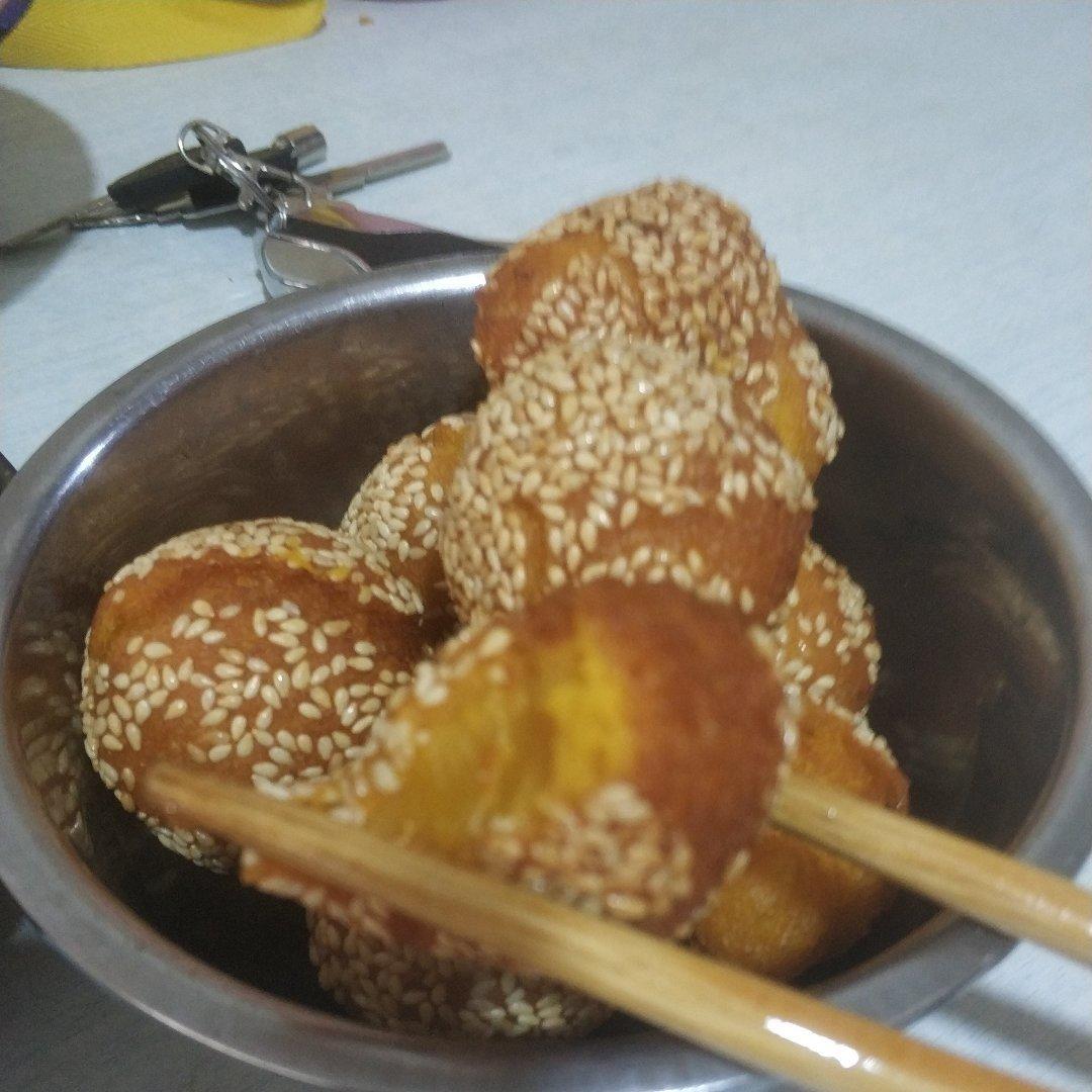 黄金球之一（南瓜芝麻球）