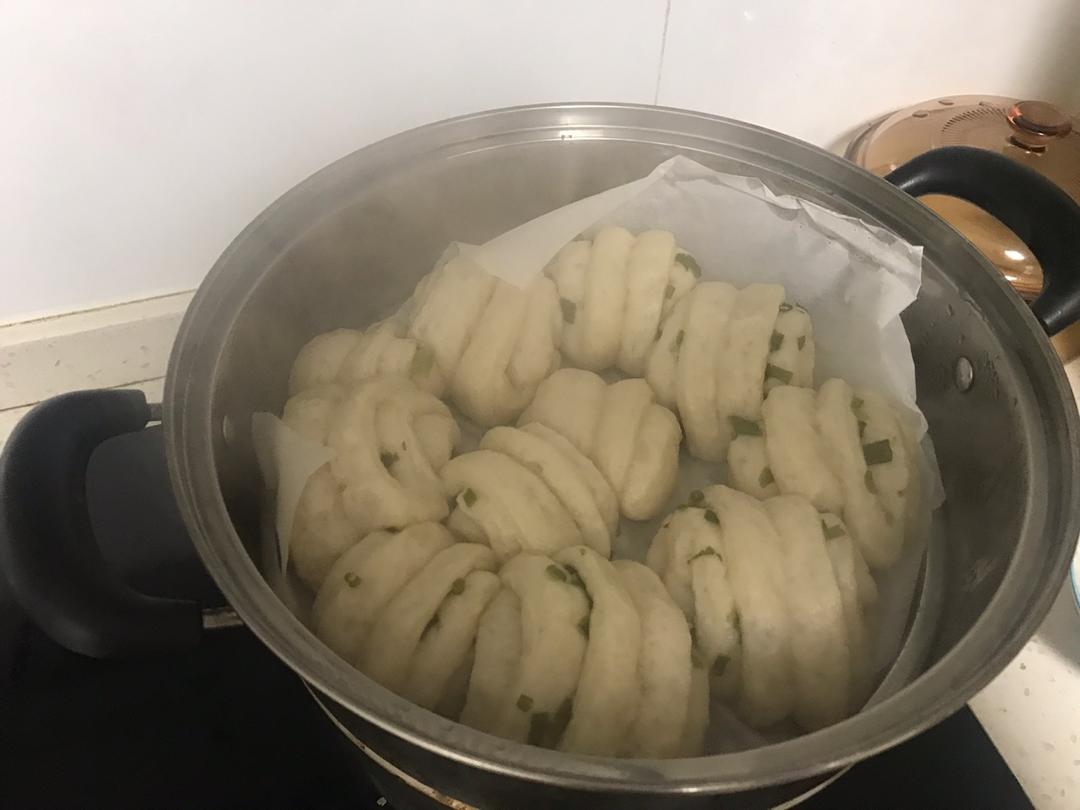 葱油花卷 Steamed Roll