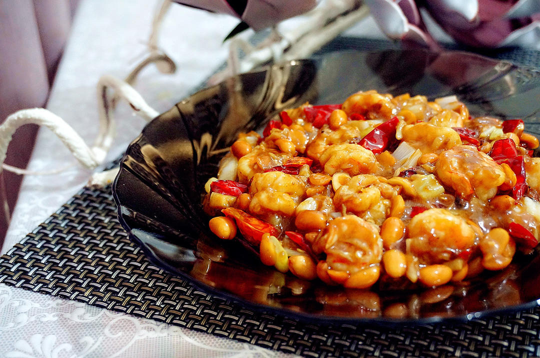 宫爆虾球 麻 辣 鲜 咸 甜 酸