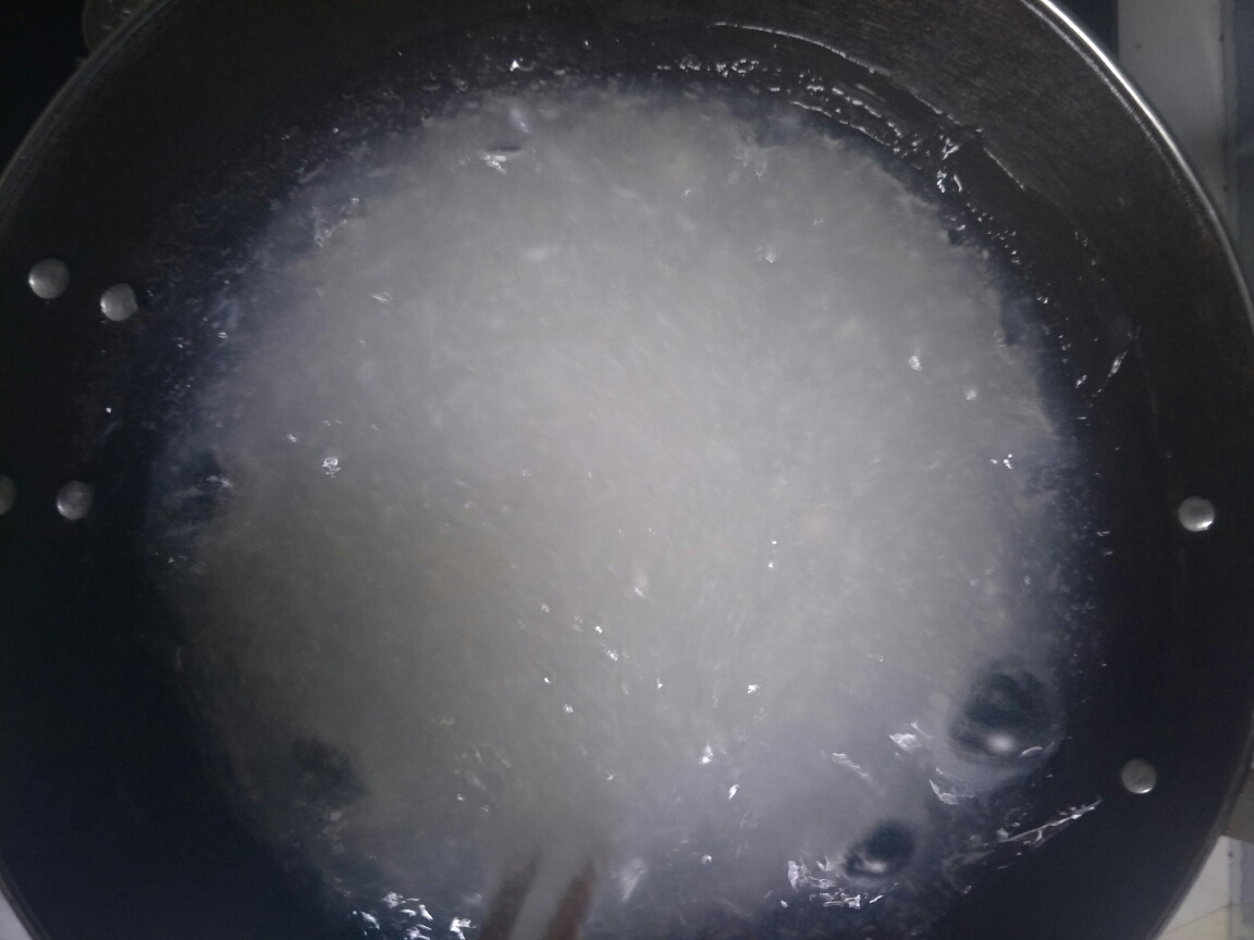 自制豌豆凉粉的做法 步骤3