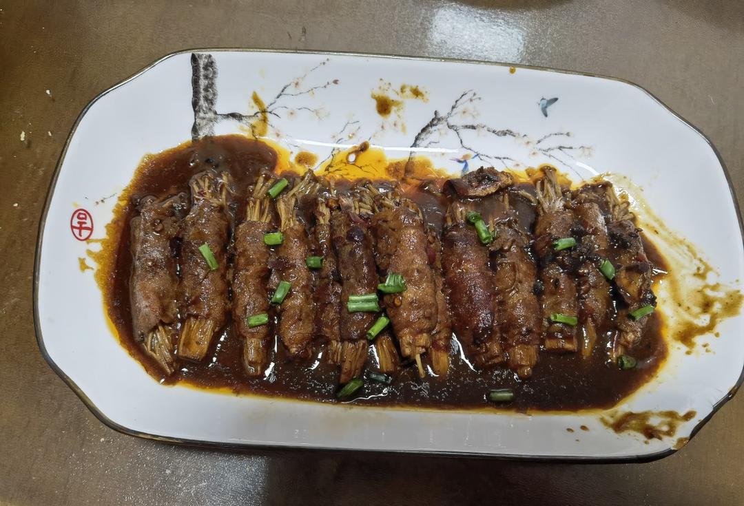 【金针菇肥牛卷】