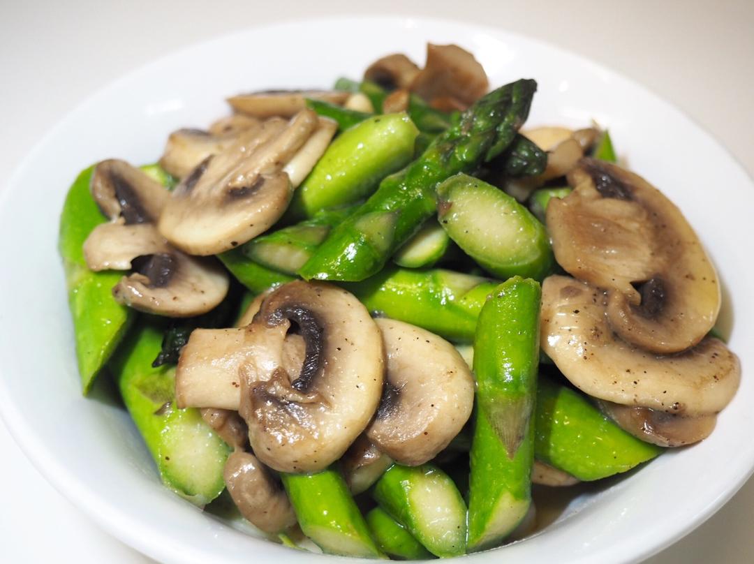 shuenbechloe做的芦笋炒蘑菇