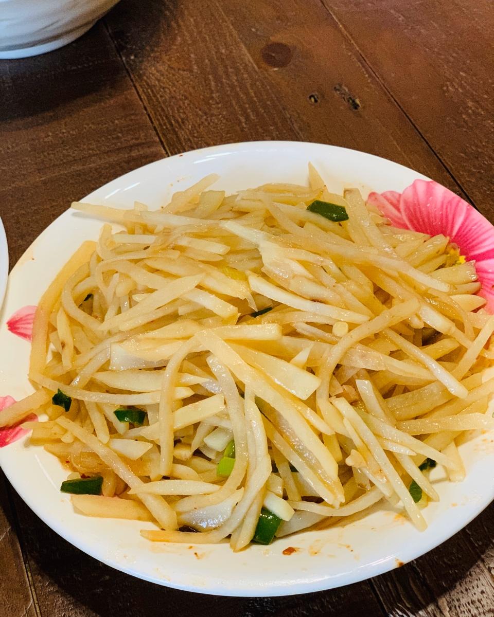 在家也能做出馆子味儿的醋溜/炝炒/酸辣土豆丝（就是那道看似简单，实则步步玄机的土豆丝）
