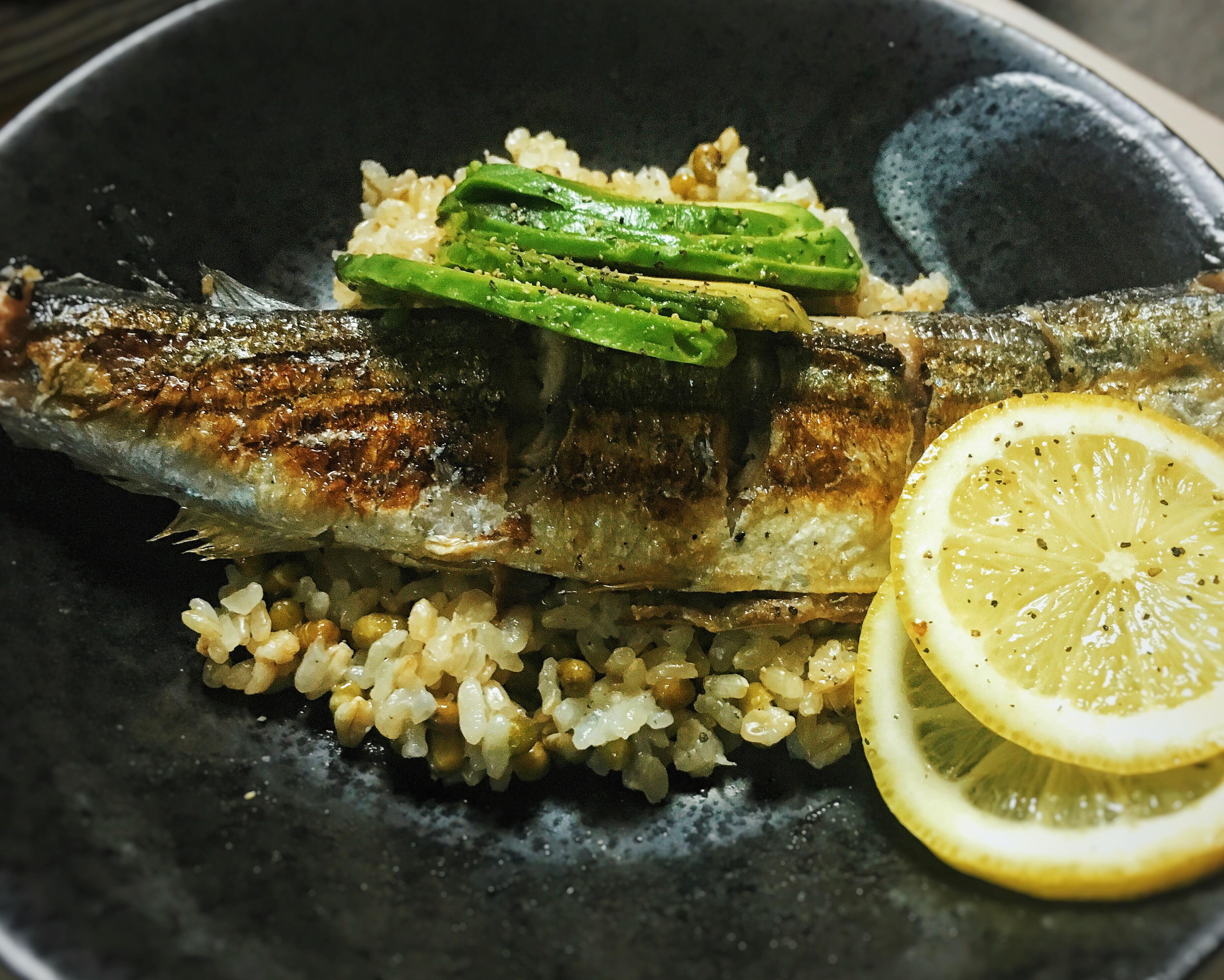 基础家庭日本料理－－盐烤秋刀鱼