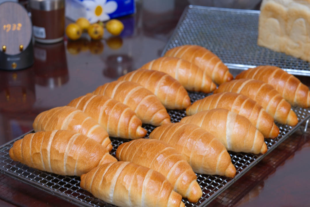 椒叶香肠芝士日式海盐面包卷｜任何人不知道这款我都会伤心